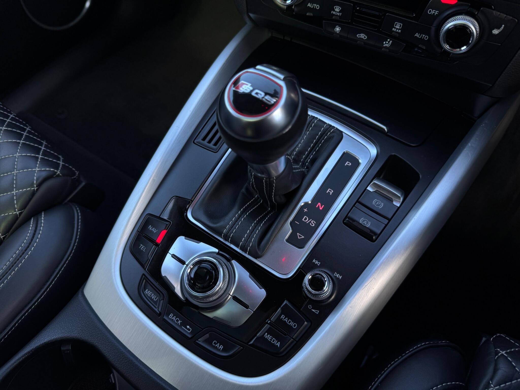 Audi SQ5 view 47