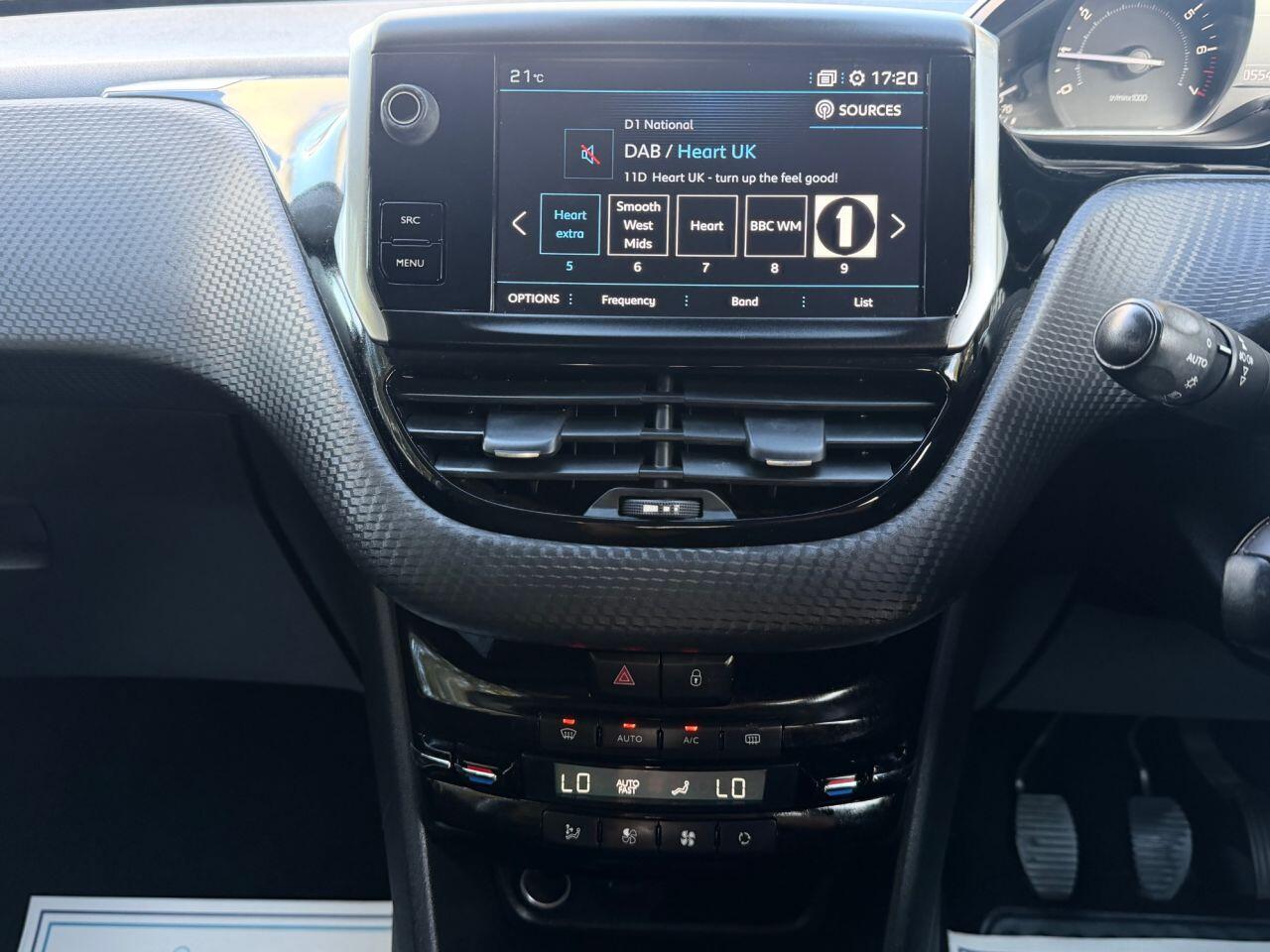 Peugeot 208 view 36