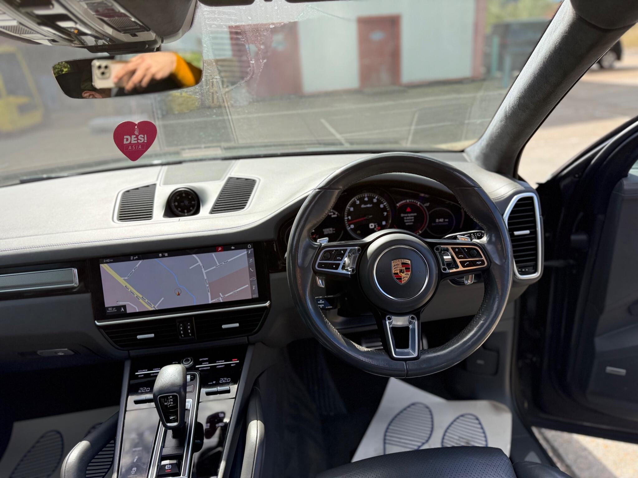 Porsche Cayenne view 21