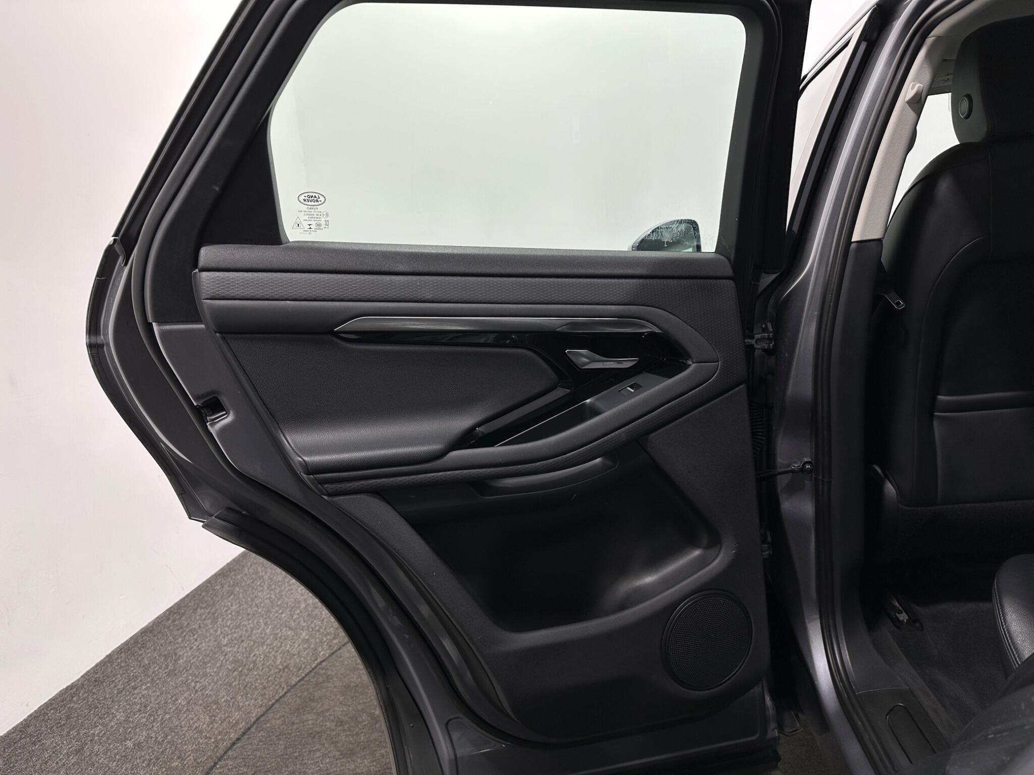Land Rover Range Rover Evoque view 39