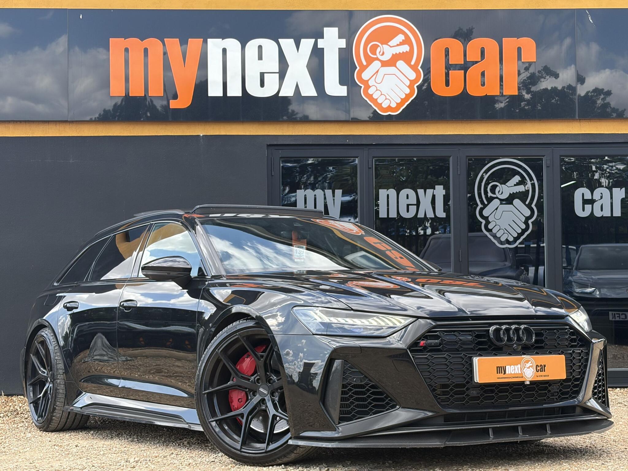 Audi RS6 Avant main image