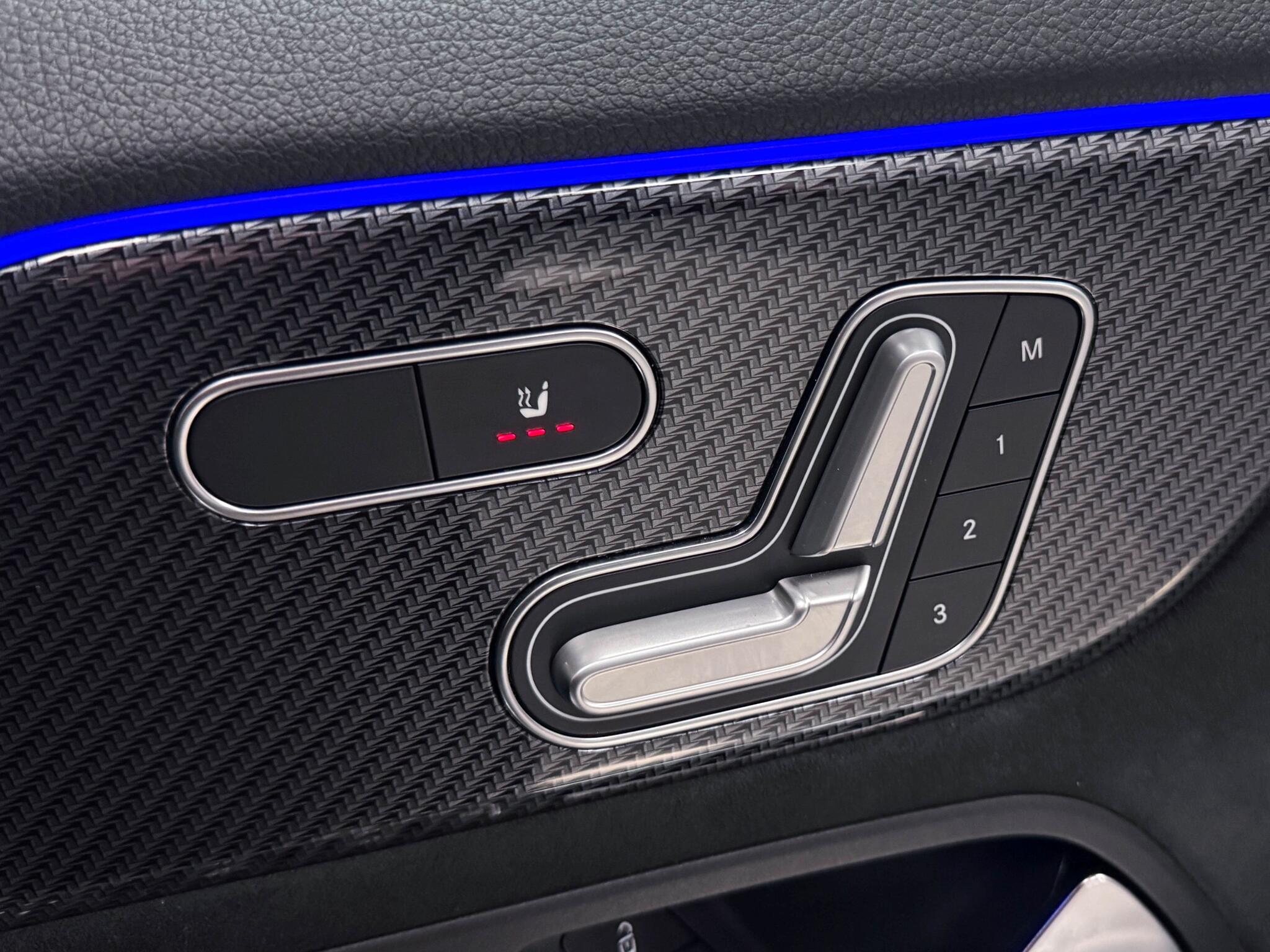 Mercedes-Benz Gla view 24