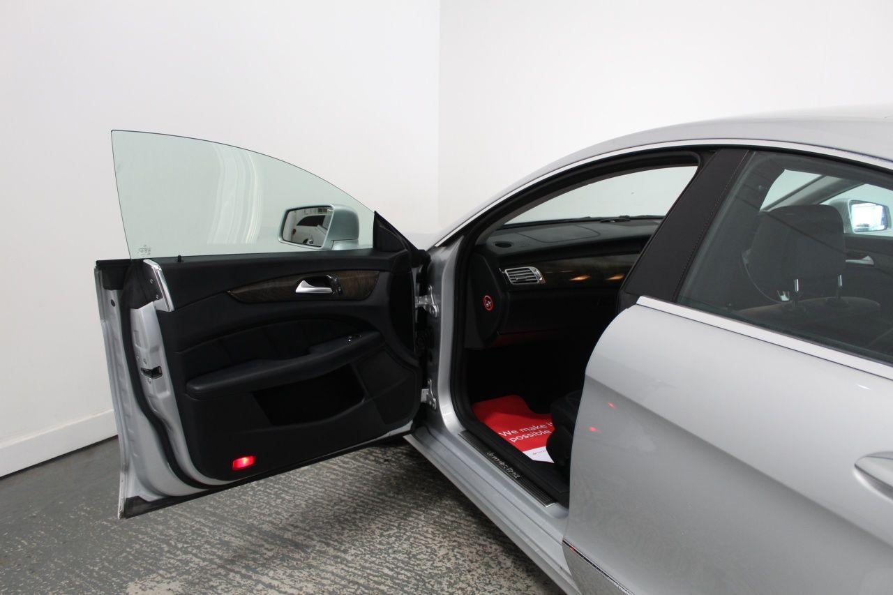 Mercedes-Benz CLS view 27