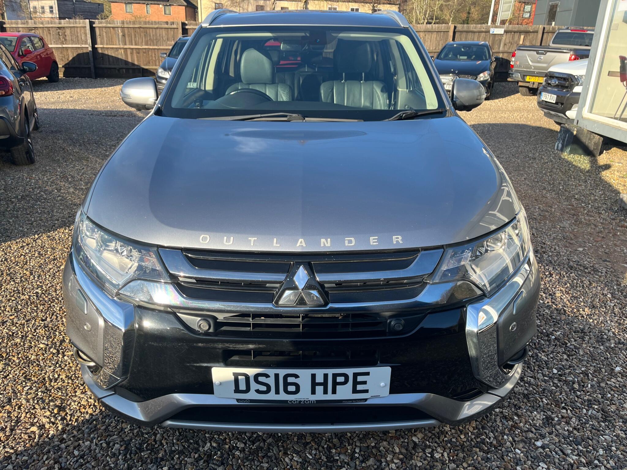 Mitsubishi Outlander view 2