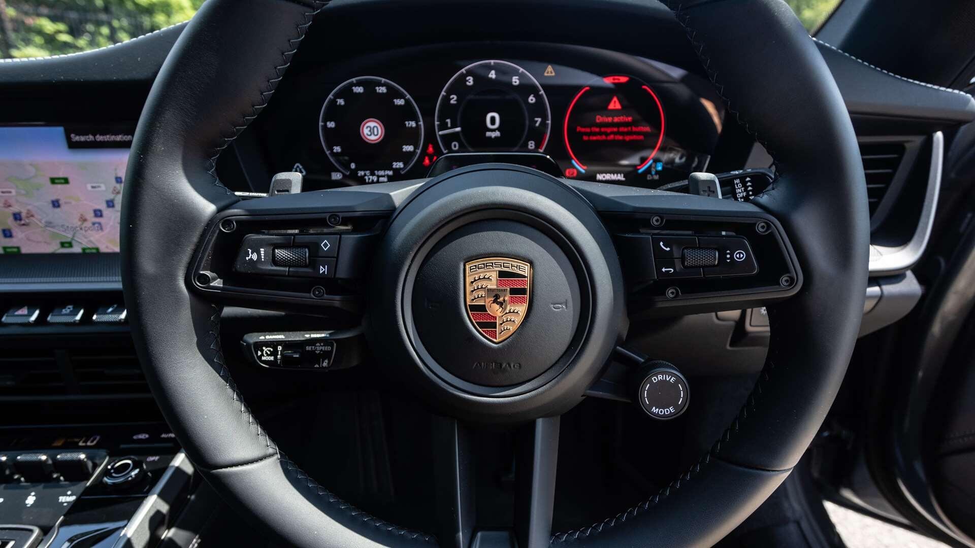 Porsche 911 view 10