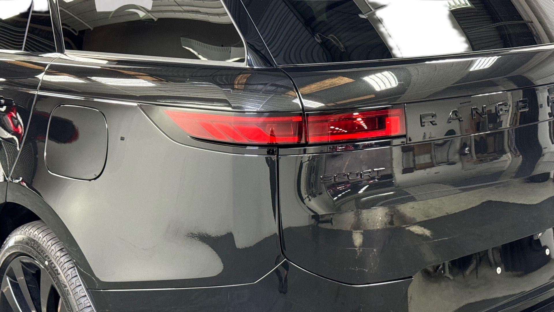 Land Rover Range Rover Sport view 19