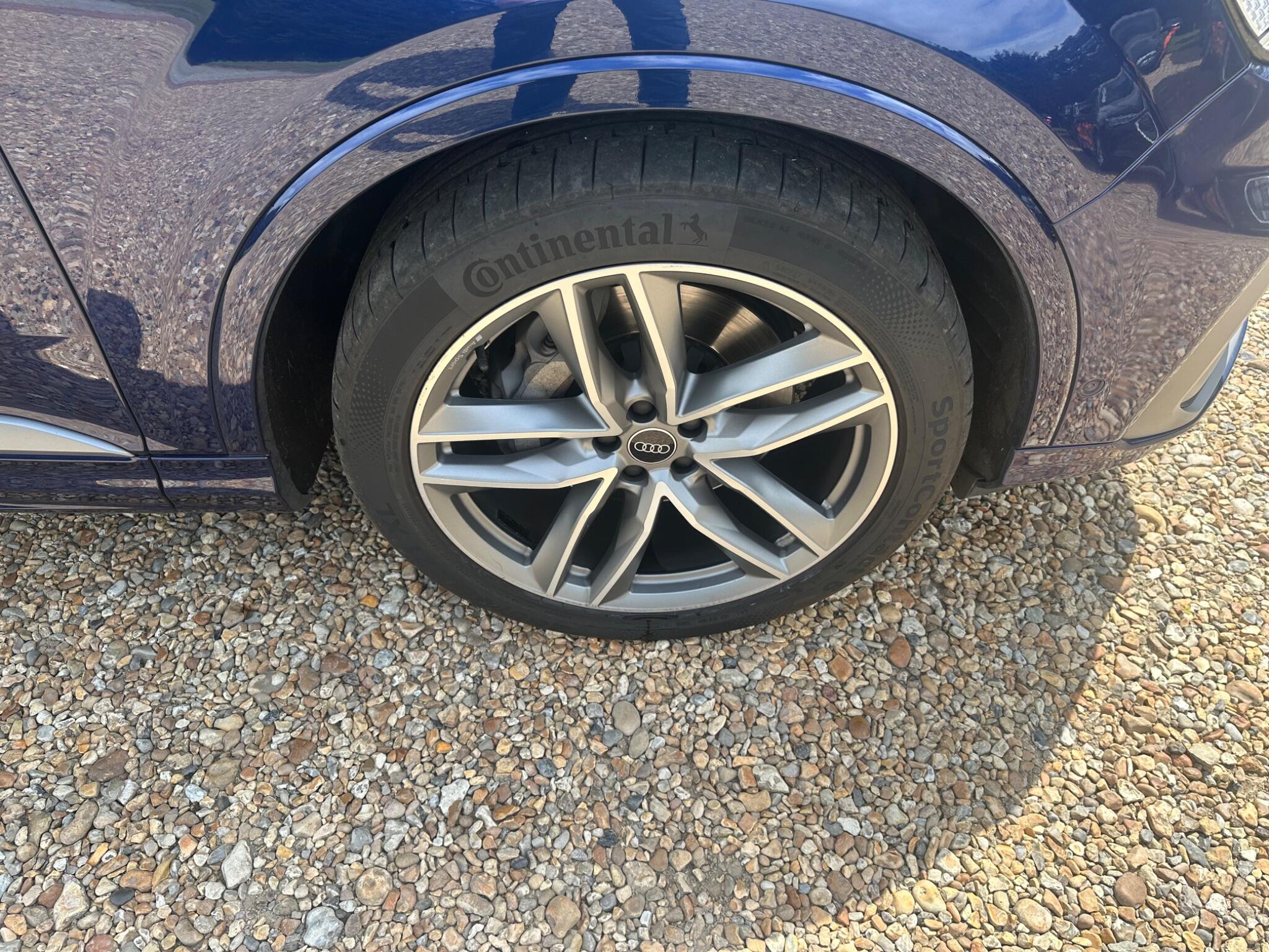 Audi Q7 view 39
