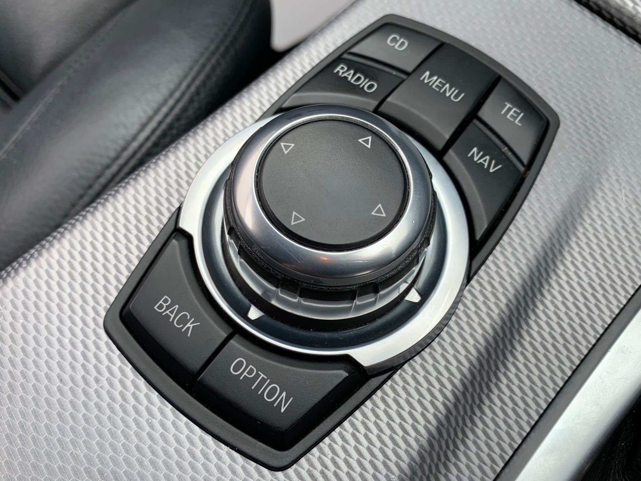BMW 5 Series view 28