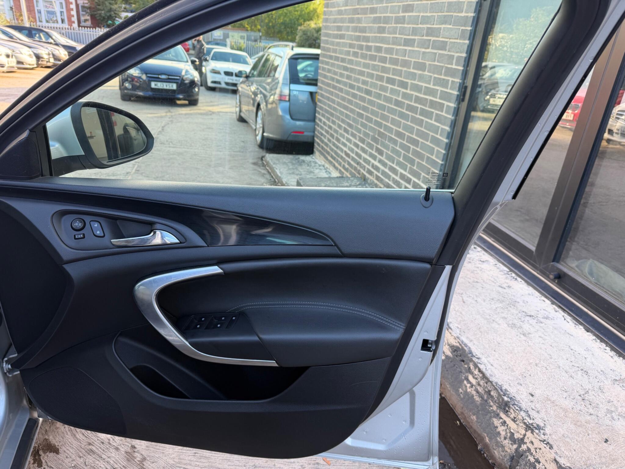 Vauxhall Insignia view 39