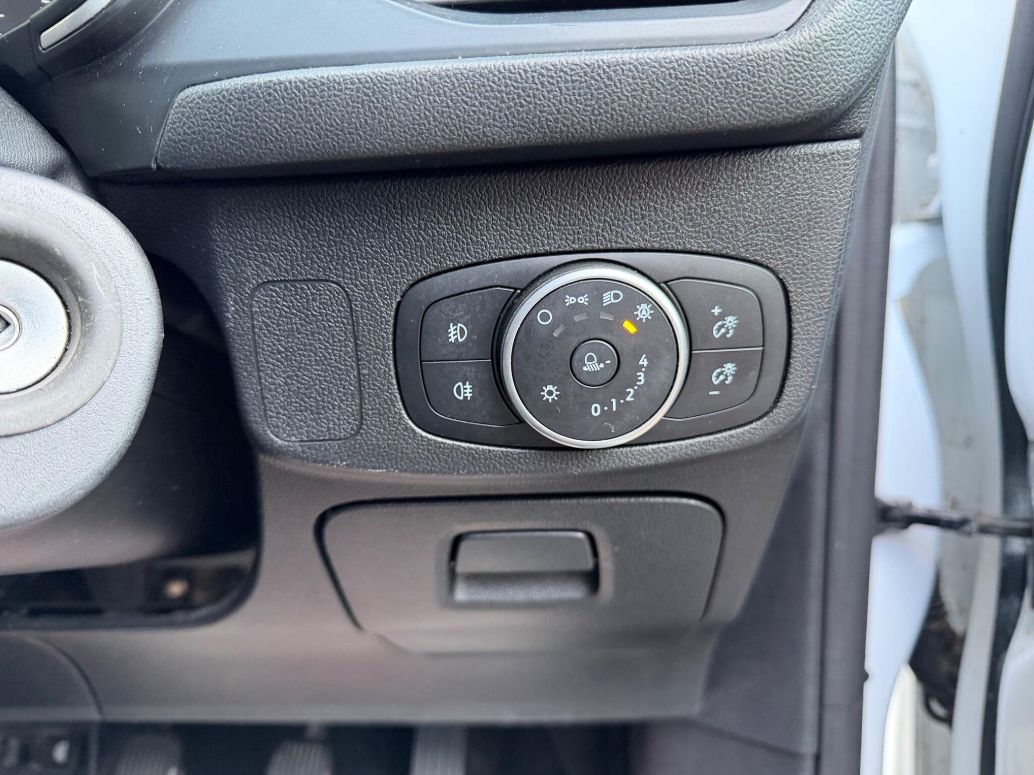 Ford Focus view 20