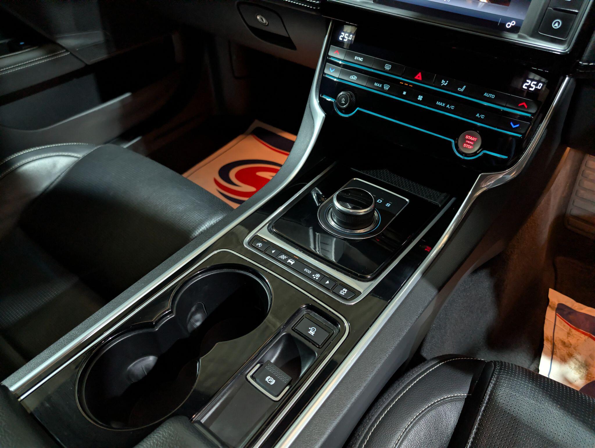 Jaguar Xe view 7