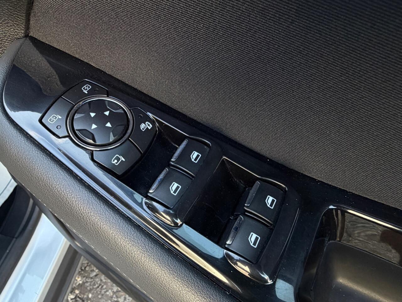 Ford Galaxy view 19