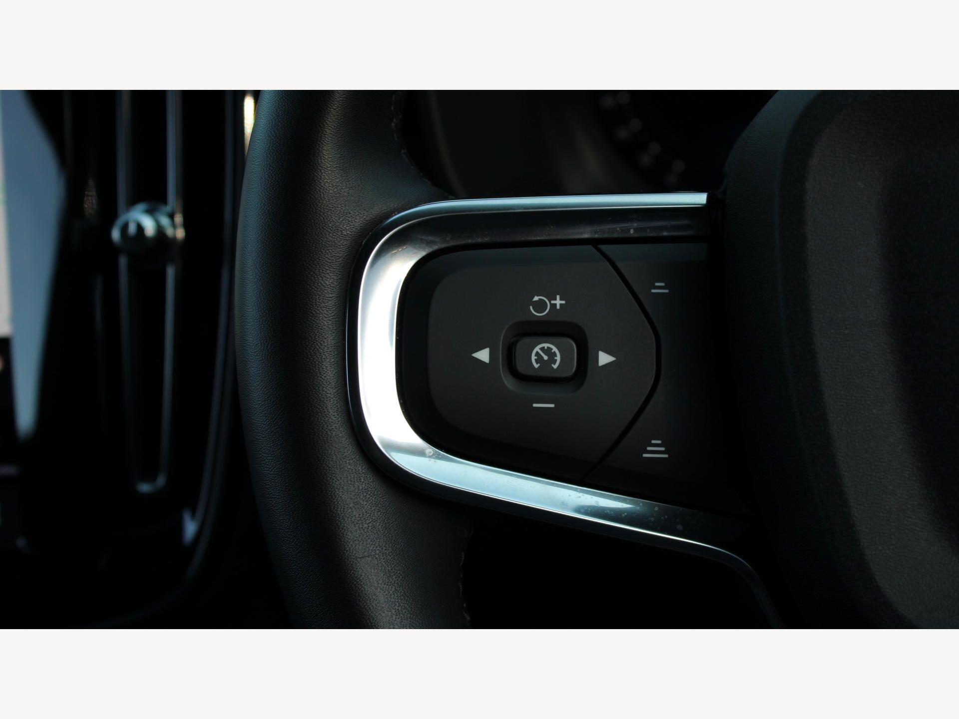 Volvo XC40 view 24