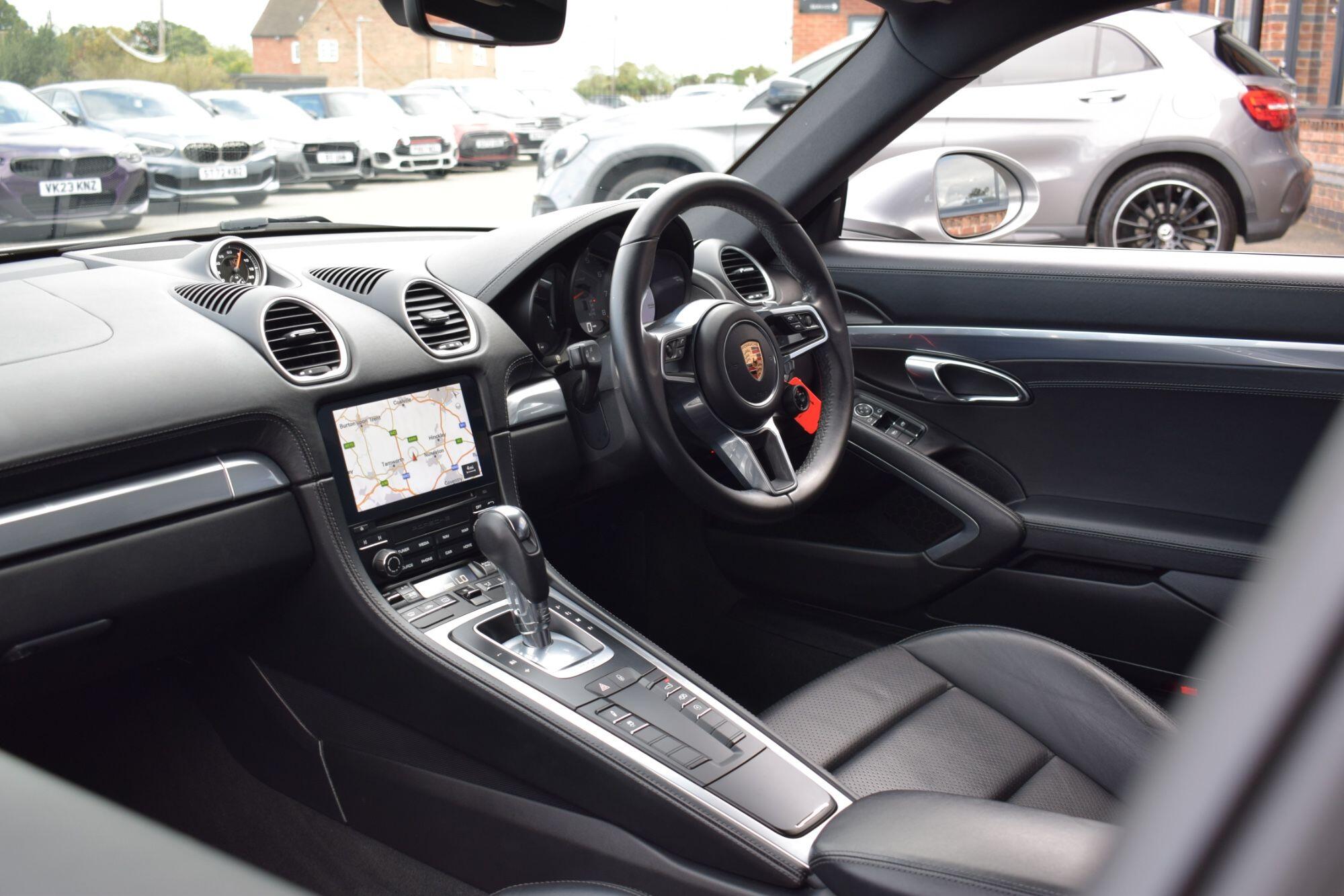 Porsche Cayman view 24