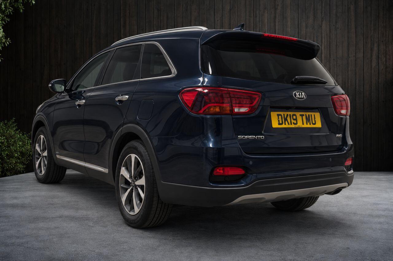 Kia Sorento view 3
