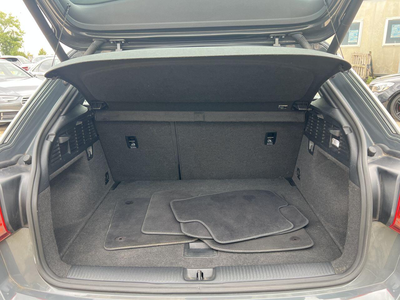 Audi Q2 view 9