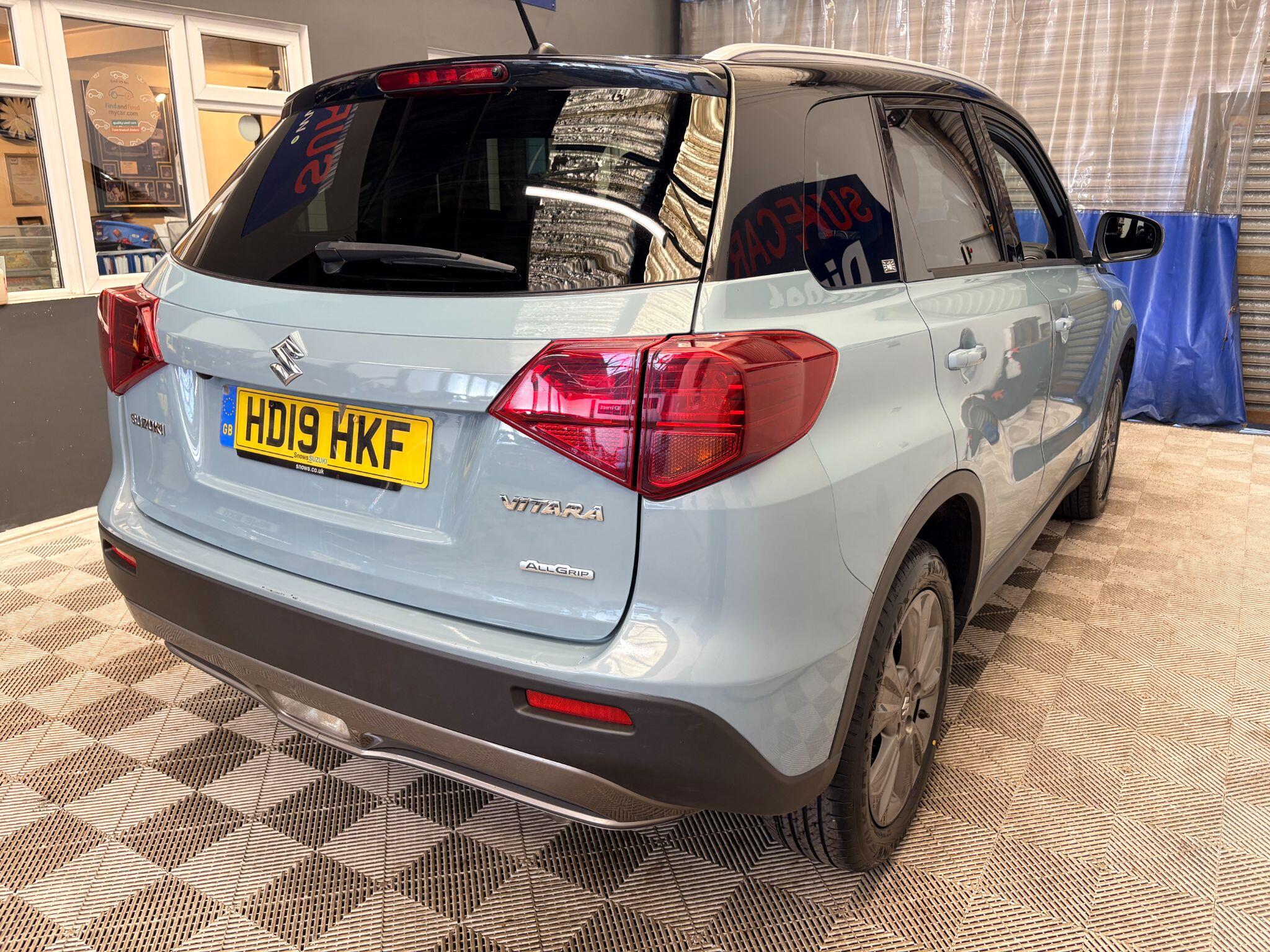 Suzuki Vitara view 3