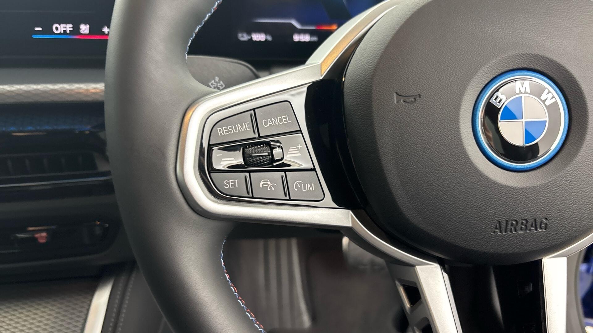 BMW i4 view 17
