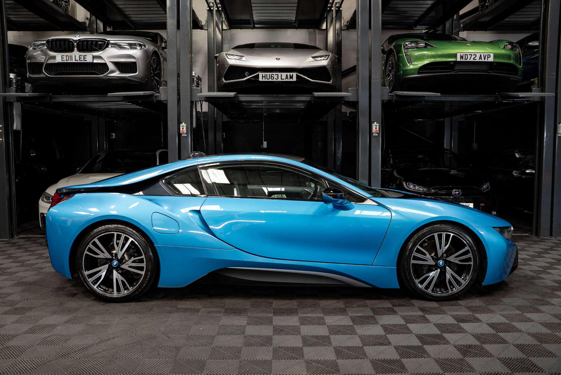 BMW I8 view 9