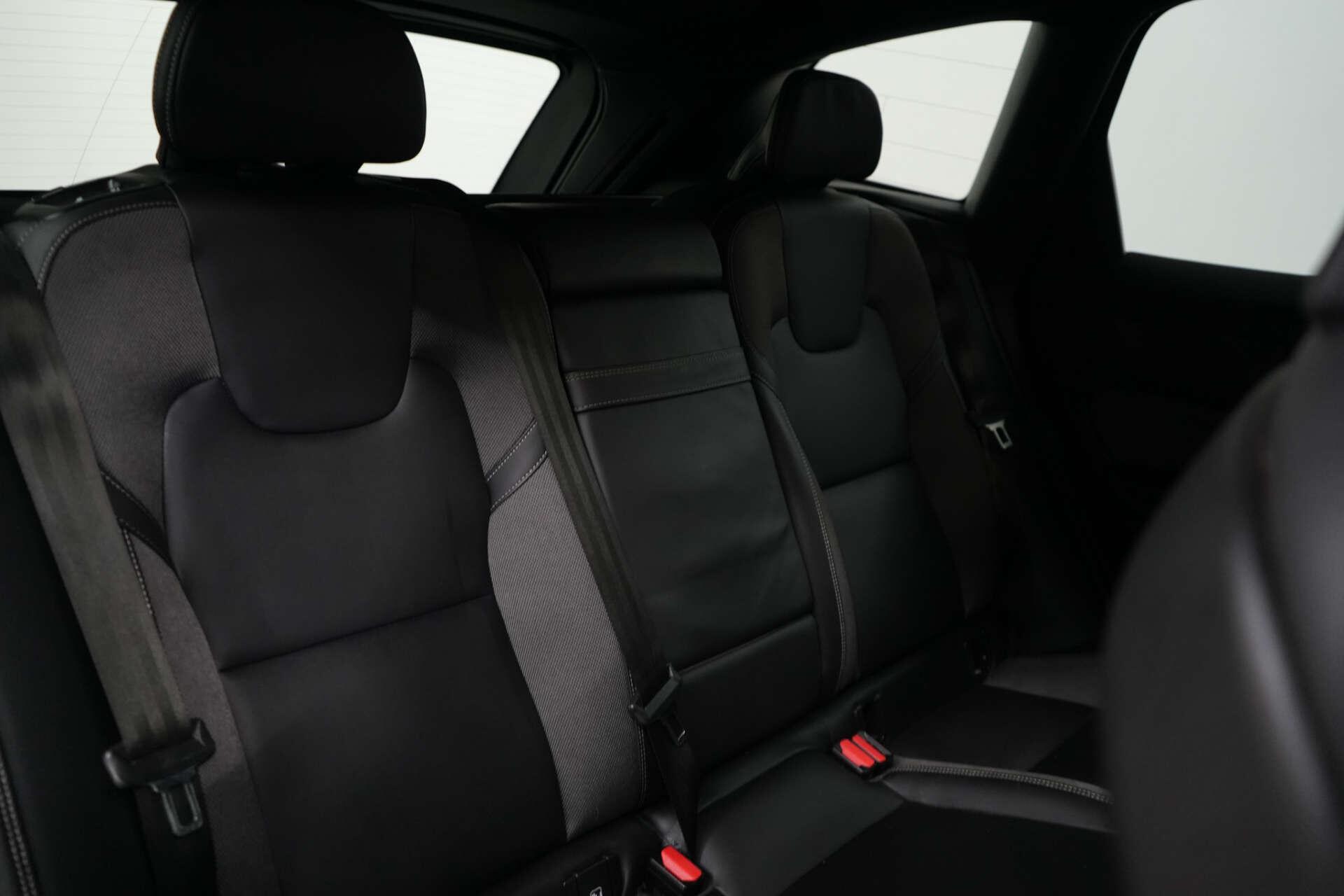 Volvo XC60 view 19