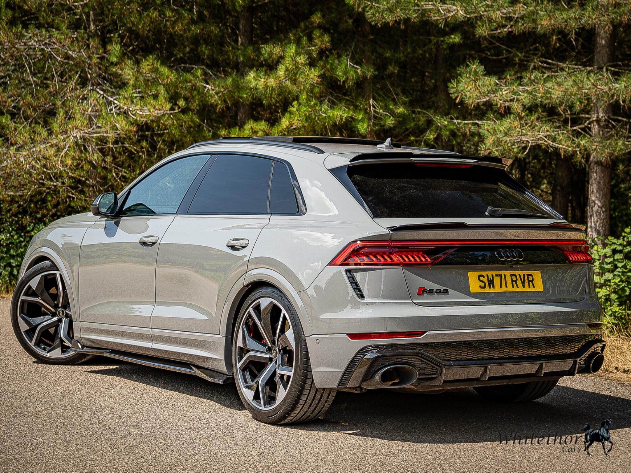 Audi RS Q8 view 64