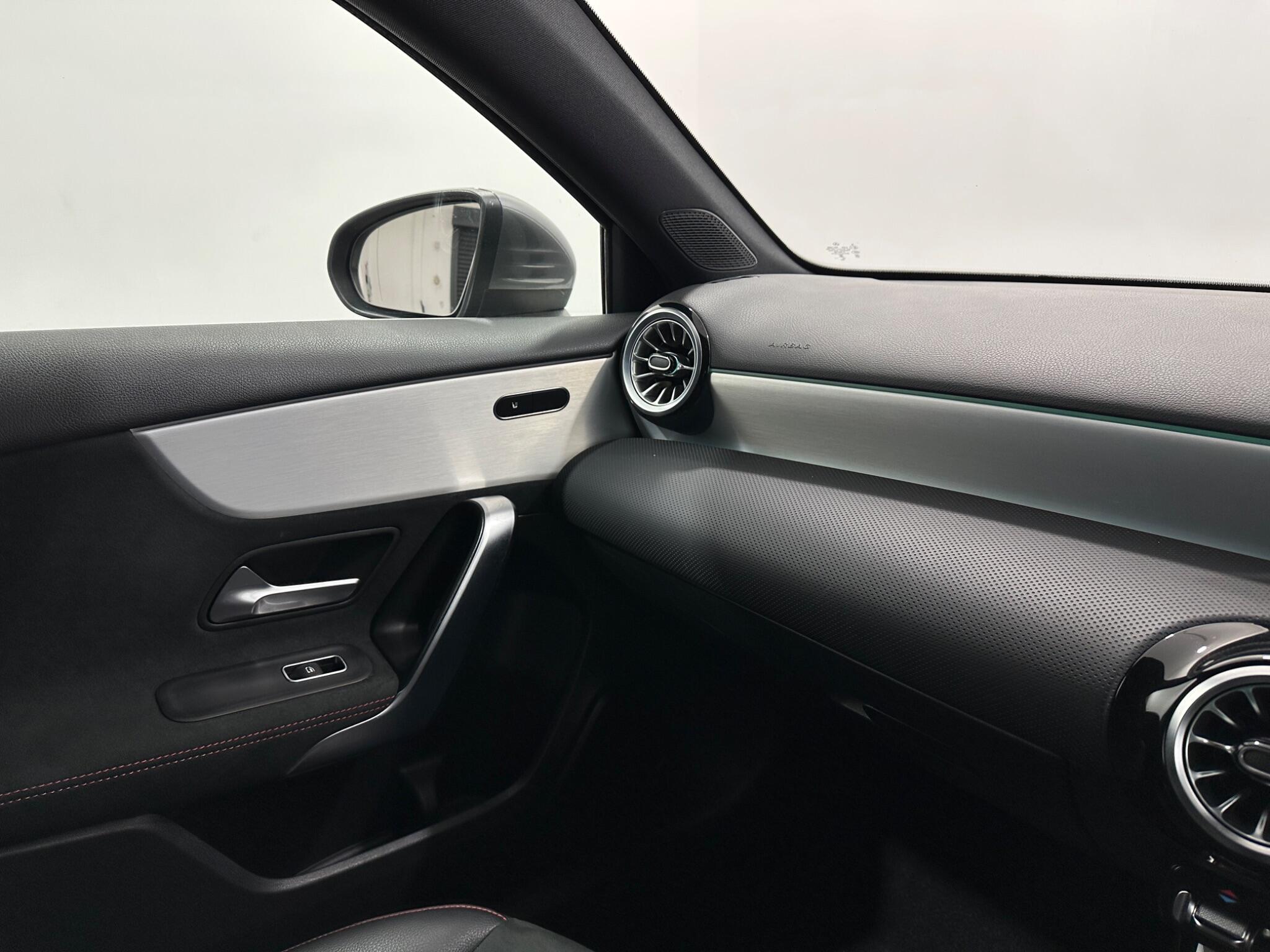 Mercedes-Benz A-Class view 27