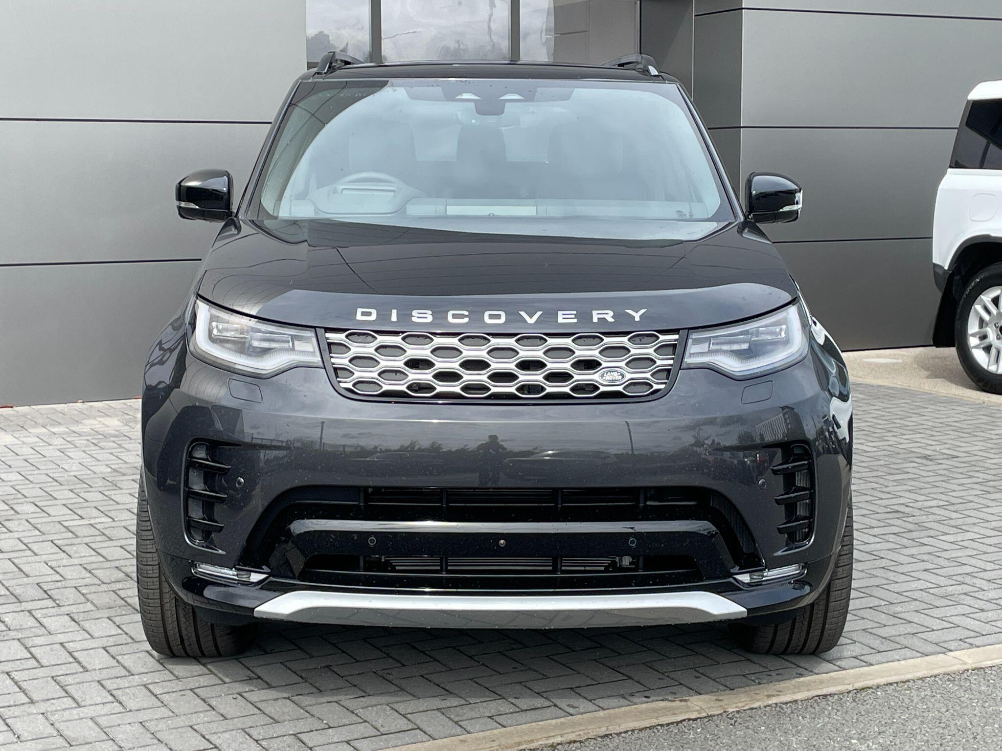Land Rover Discovery view 2
