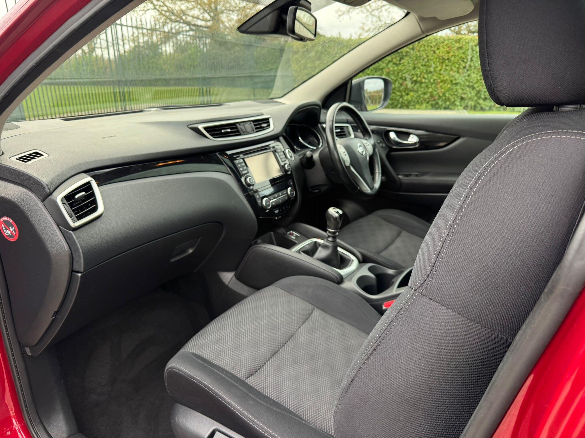 2016 Nissan Qashqai 1.2 DIG-T N-Connecta 2WD Euro 6 (s/s) 5dr • 42,835 miles image 18