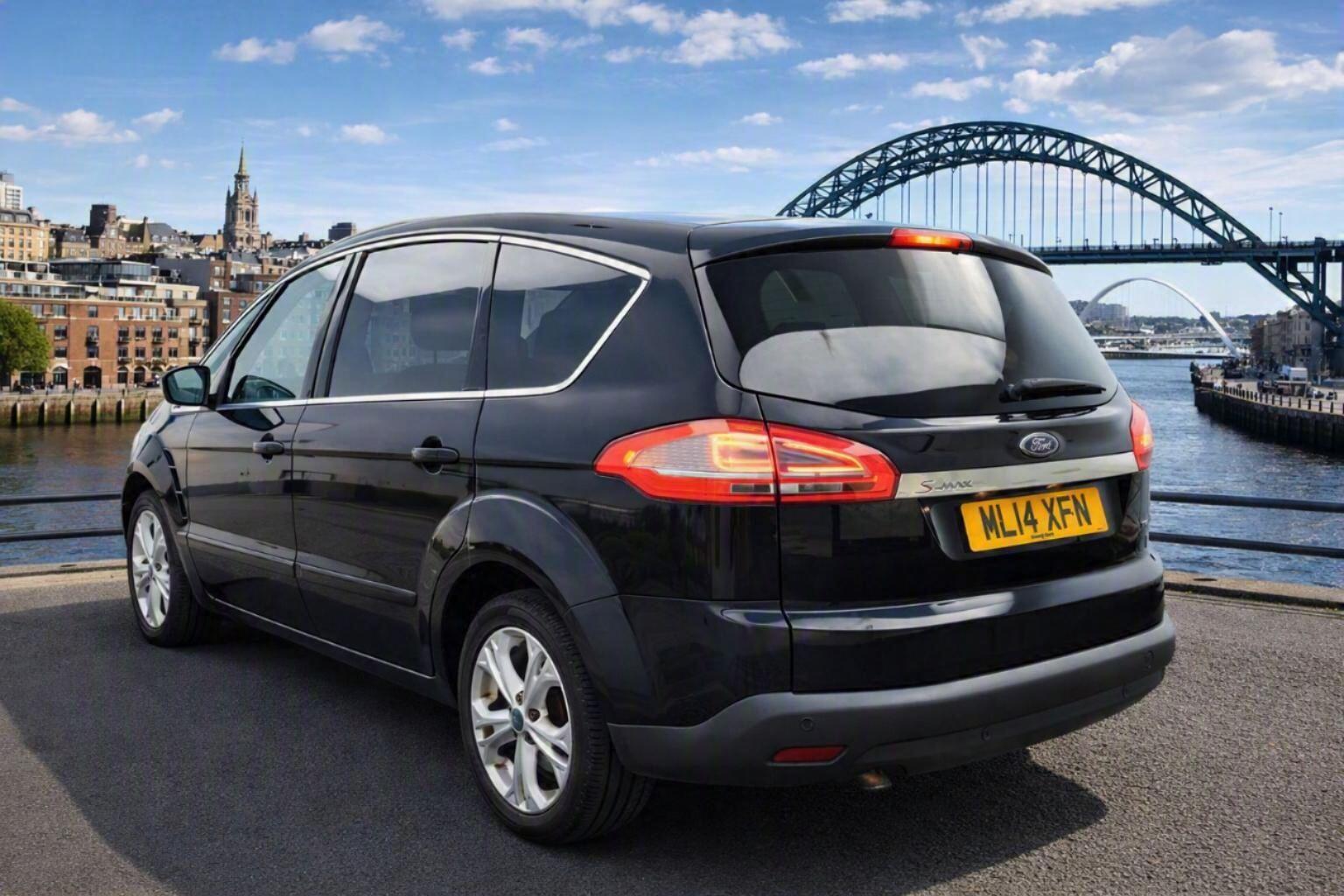 Ford S-Max view 5