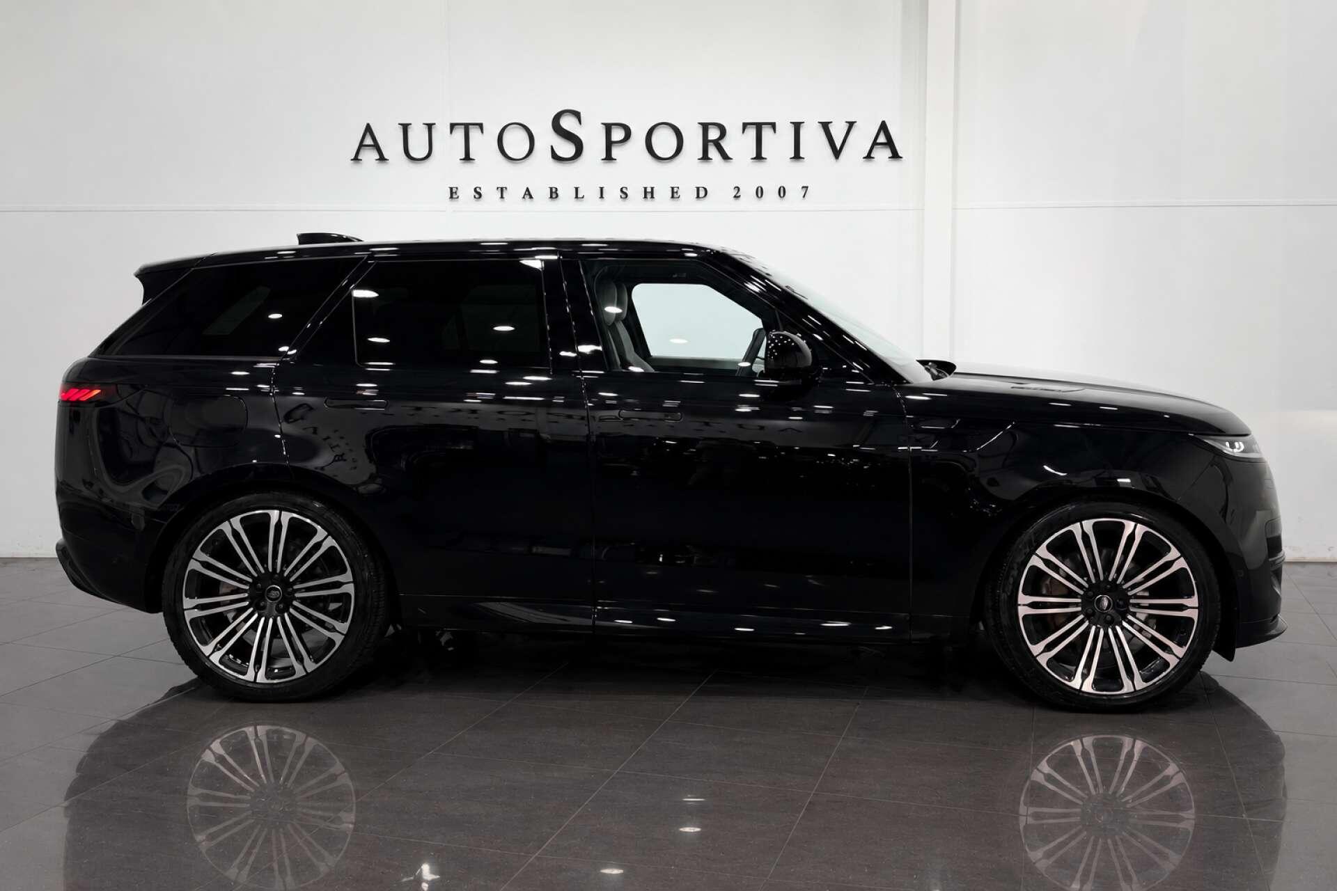 Land Rover Range Rover Sport view 3