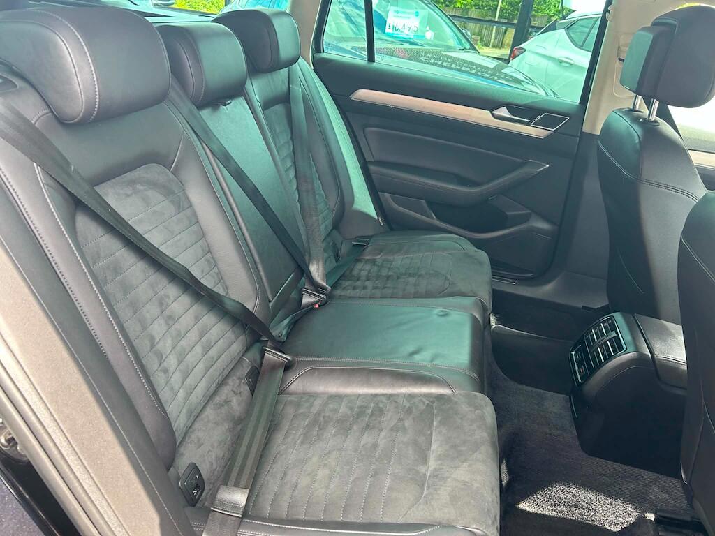 Volkswagen Passat view 13