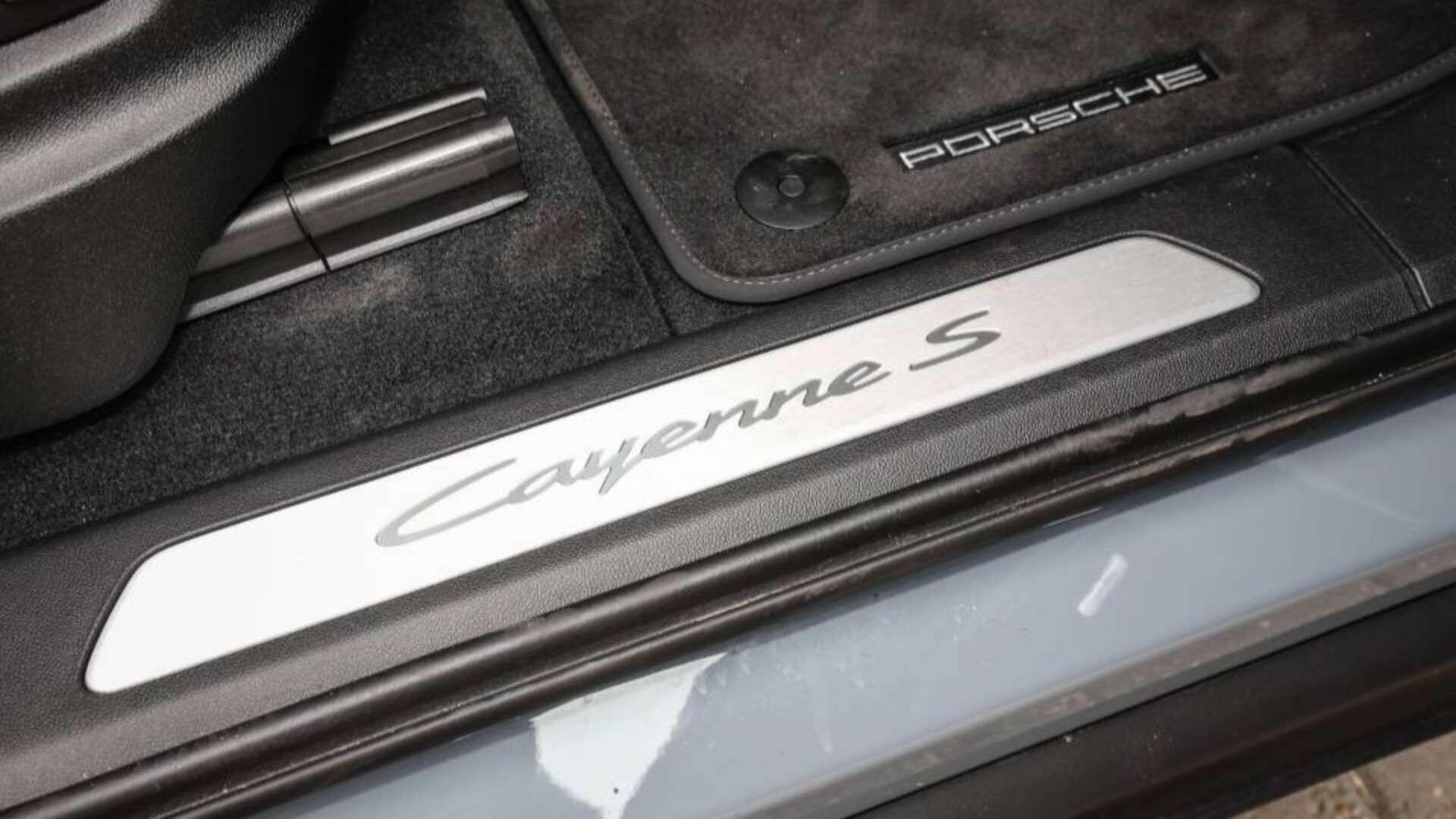Porsche Cayenne view 11