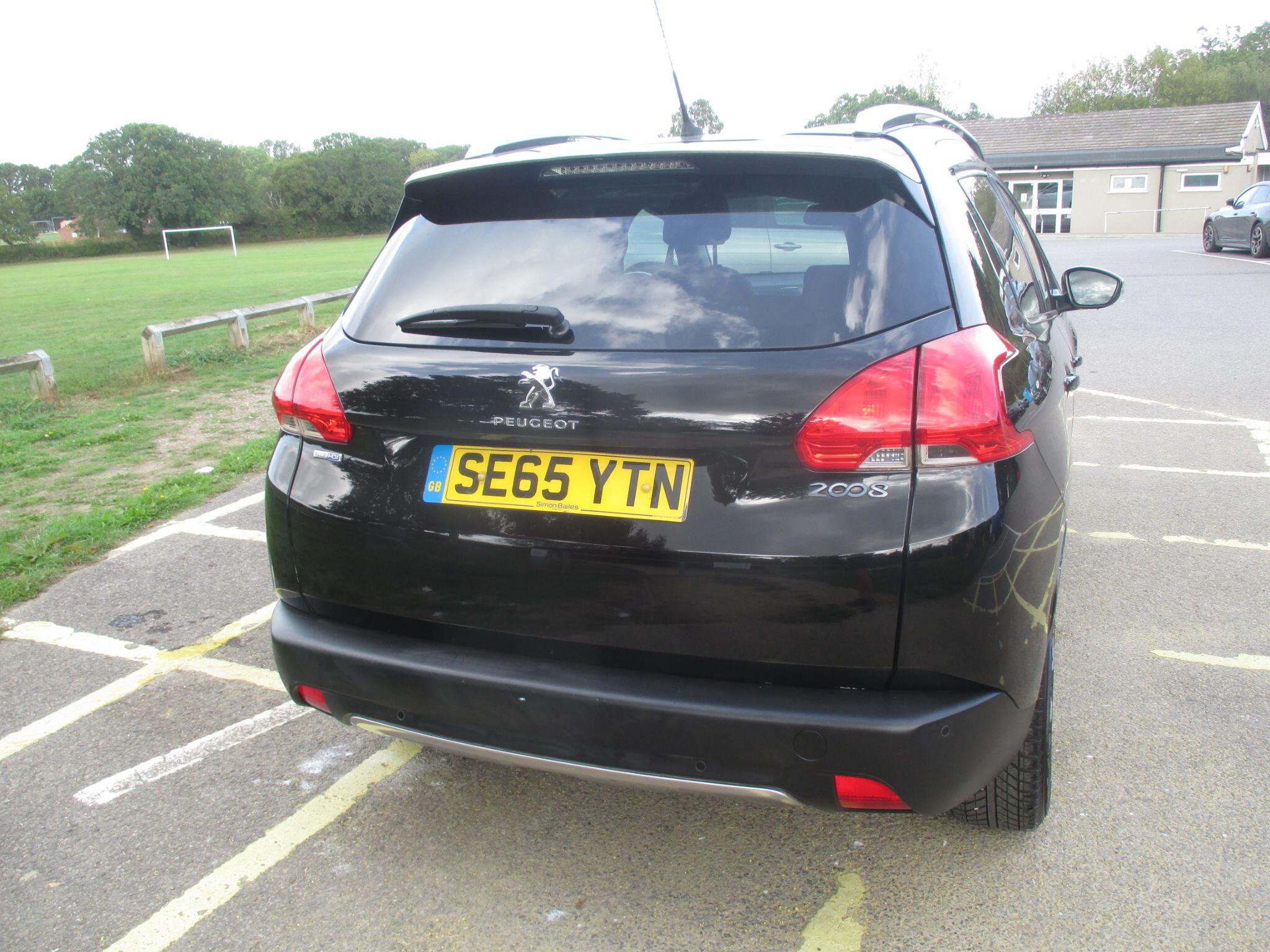 Peugeot 2008 view 10