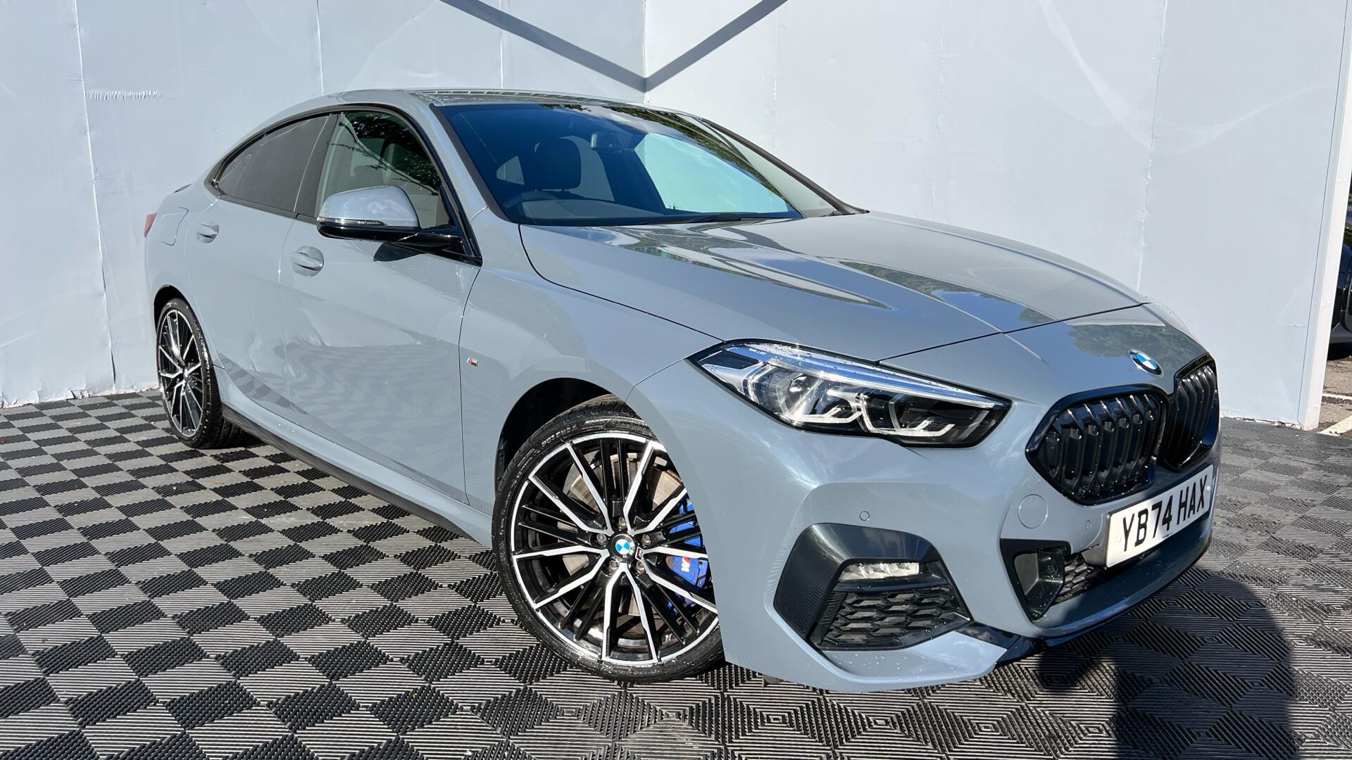 BMW 2 Series view 24