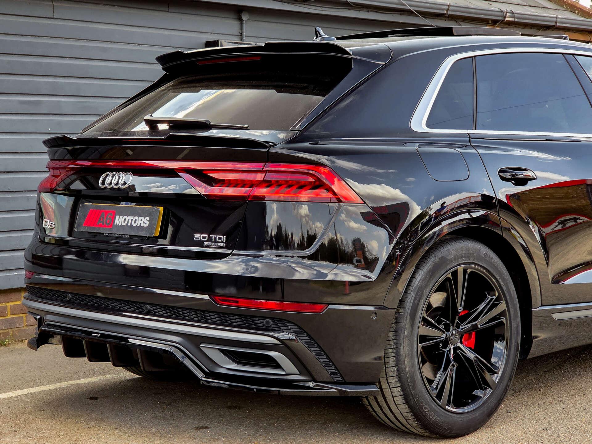 Audi Q8 view 15