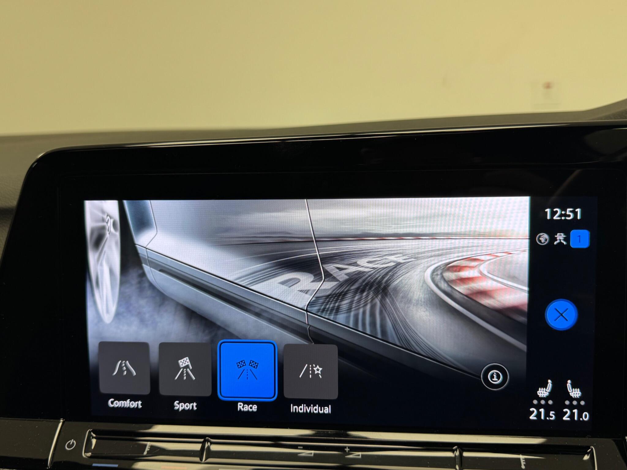 Volkswagen Golf view 14