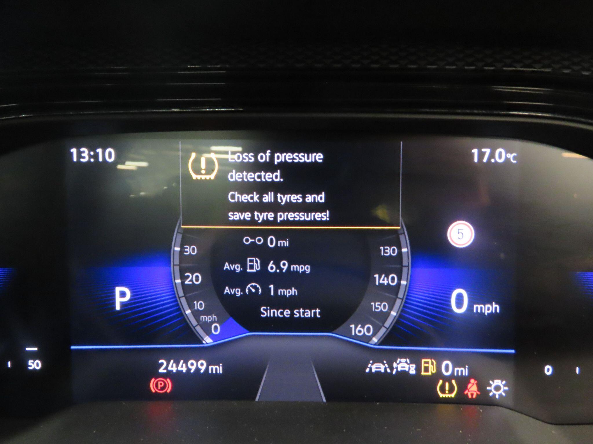 Volkswagen Polo view 11