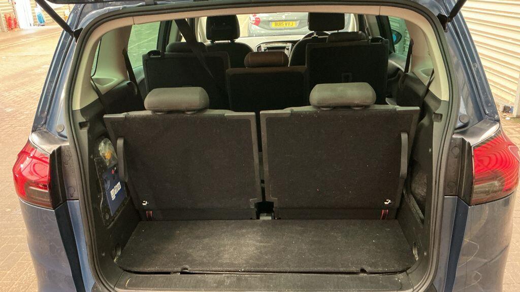 Vauxhall Zafira Tourer view 15