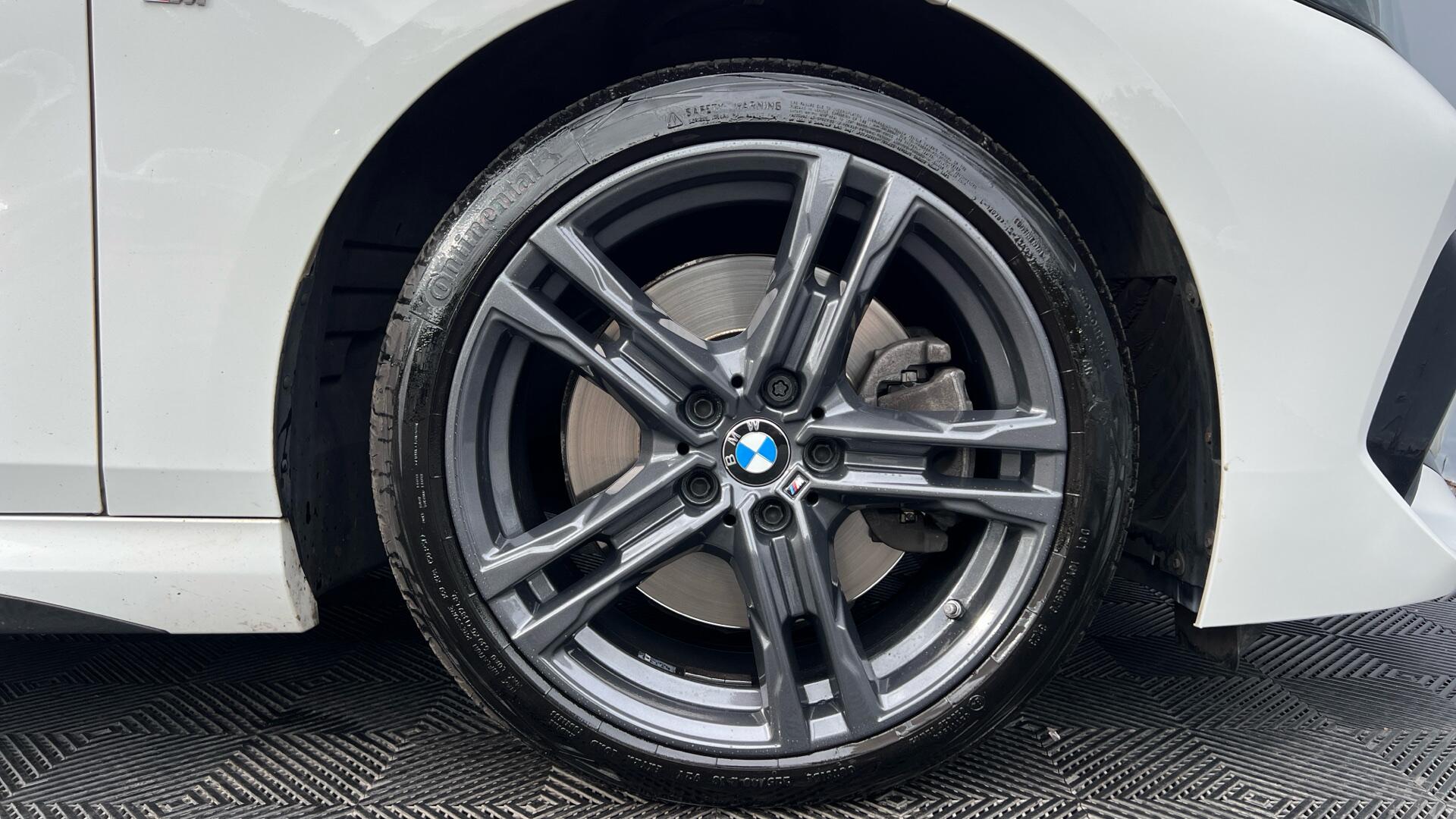 BMW 2 Series view 14