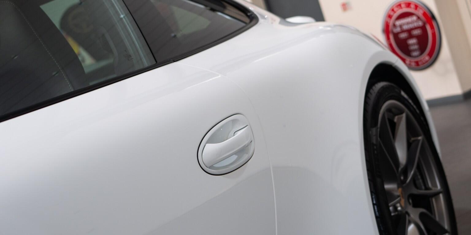Porsche 911 view 54