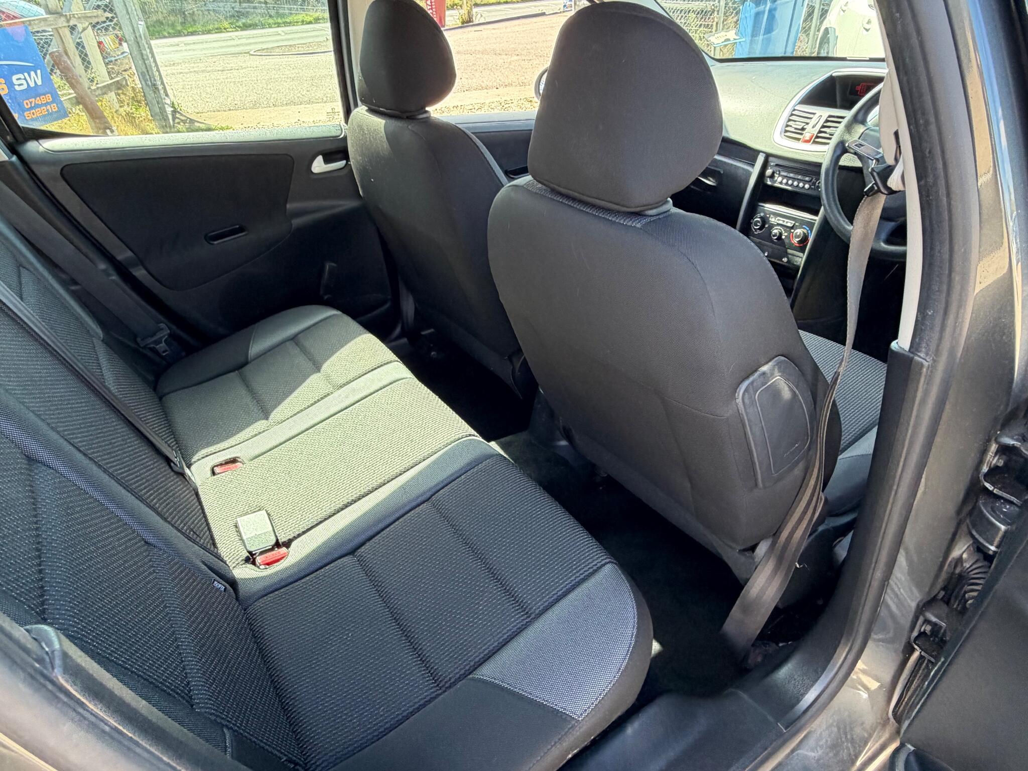 Peugeot 207 view 10