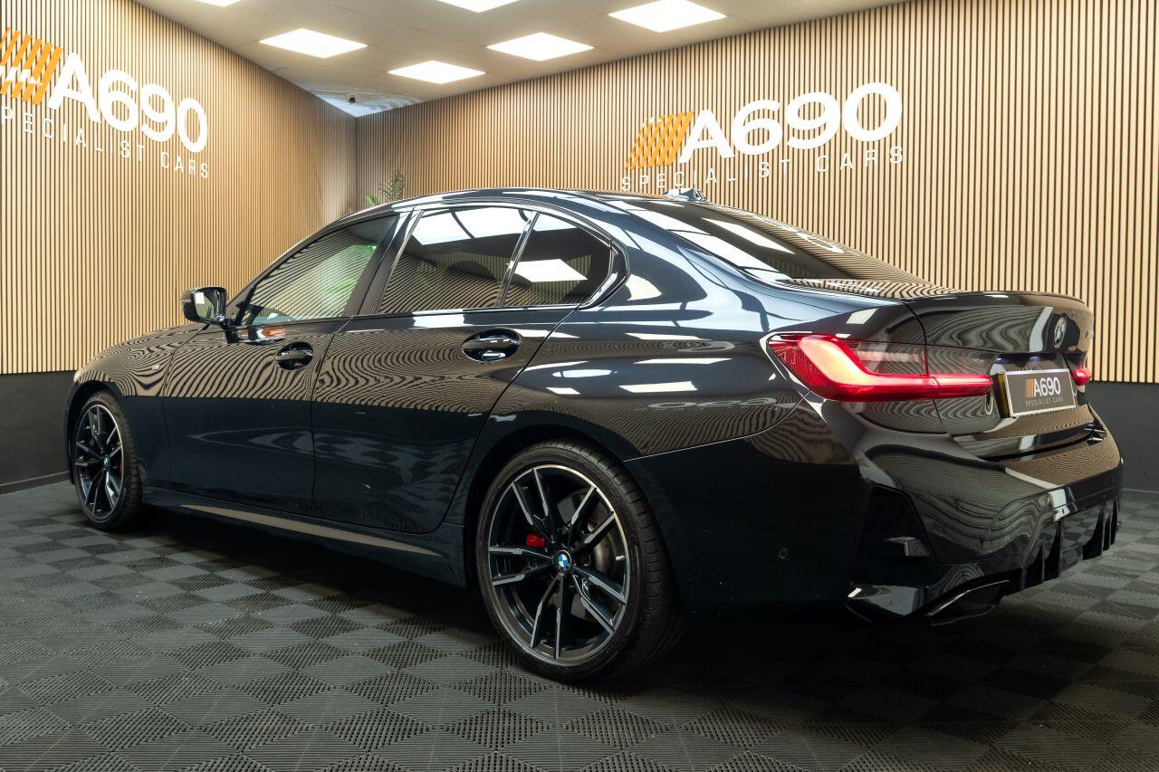 BMW 3 Series view 5