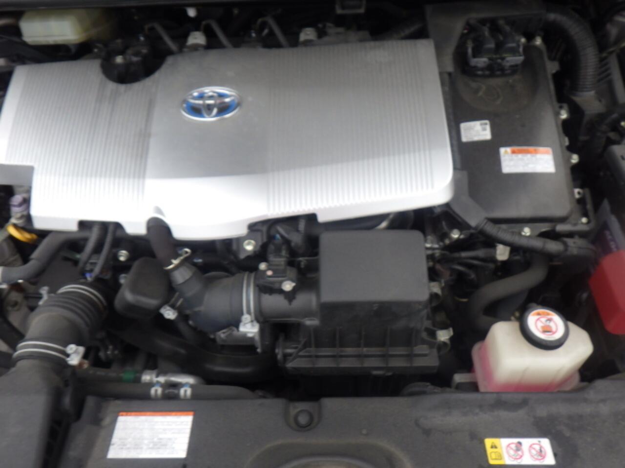 Toyota Prius view 12