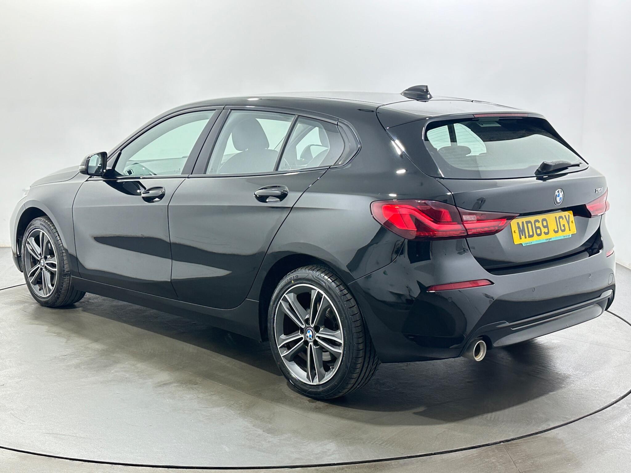 BMW 1 Series view 6