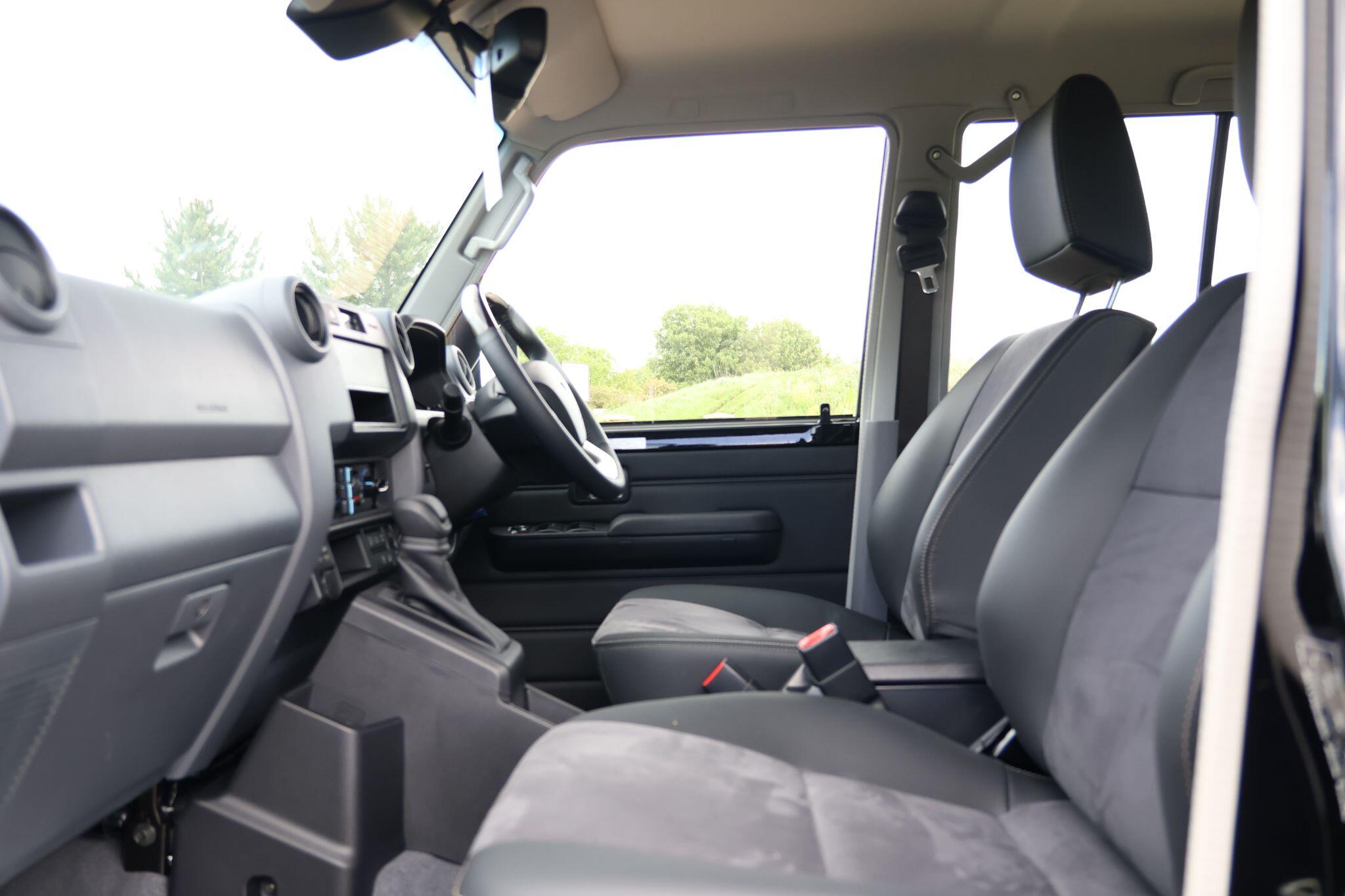 Toyota Land Cruiser view 54