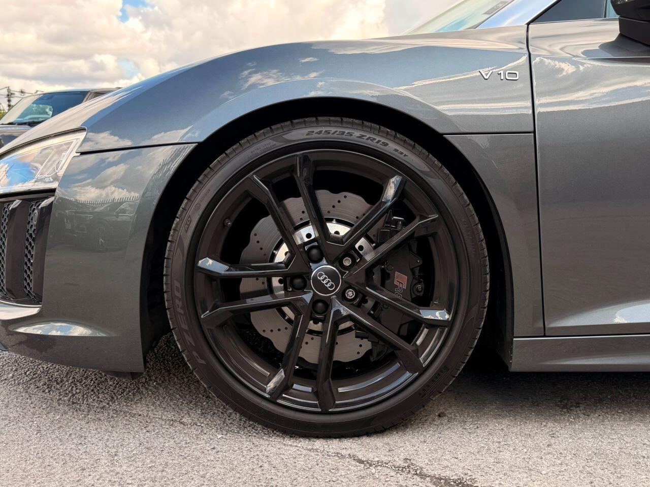 Audi R8 view 31