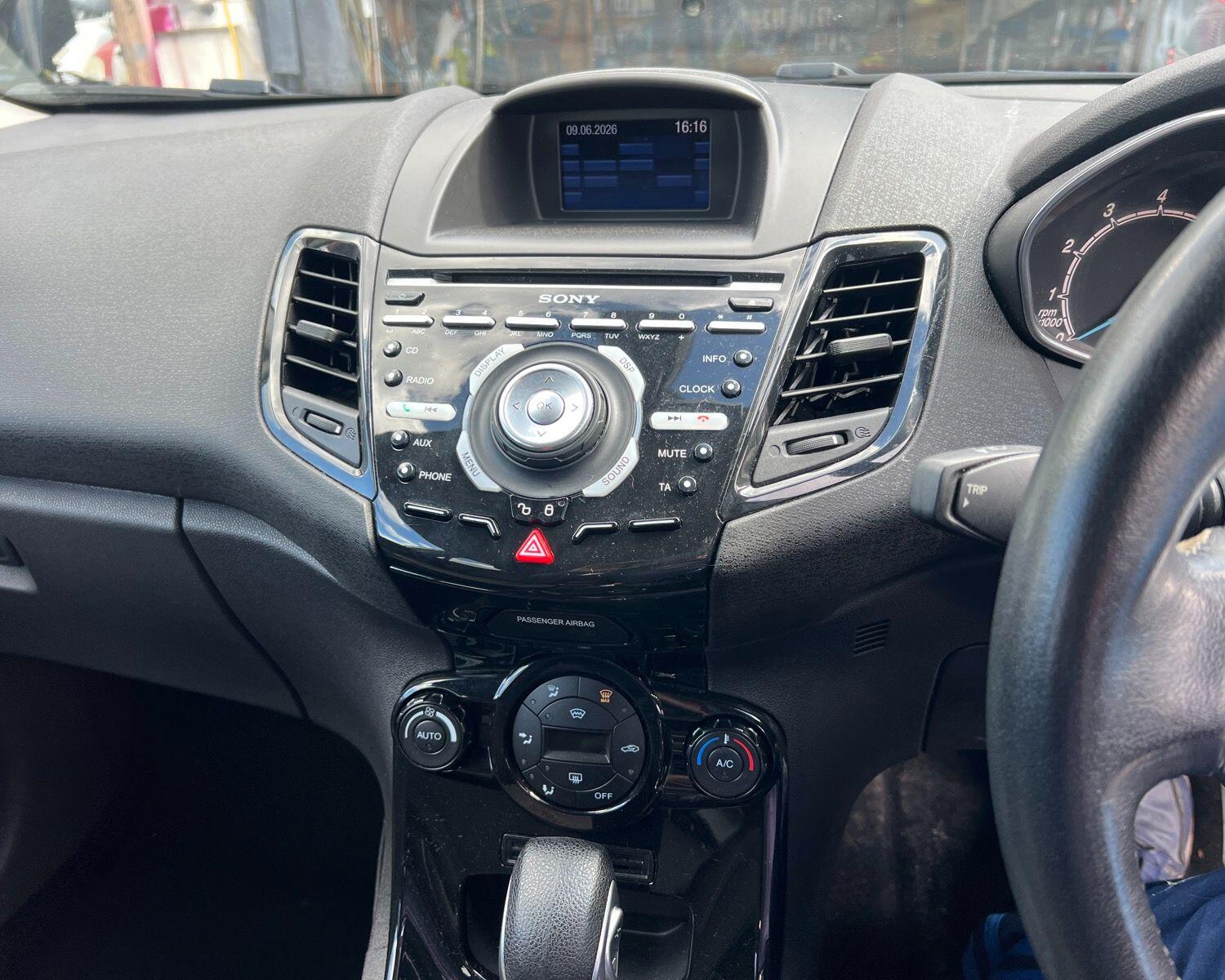 Ford Fiesta view 12