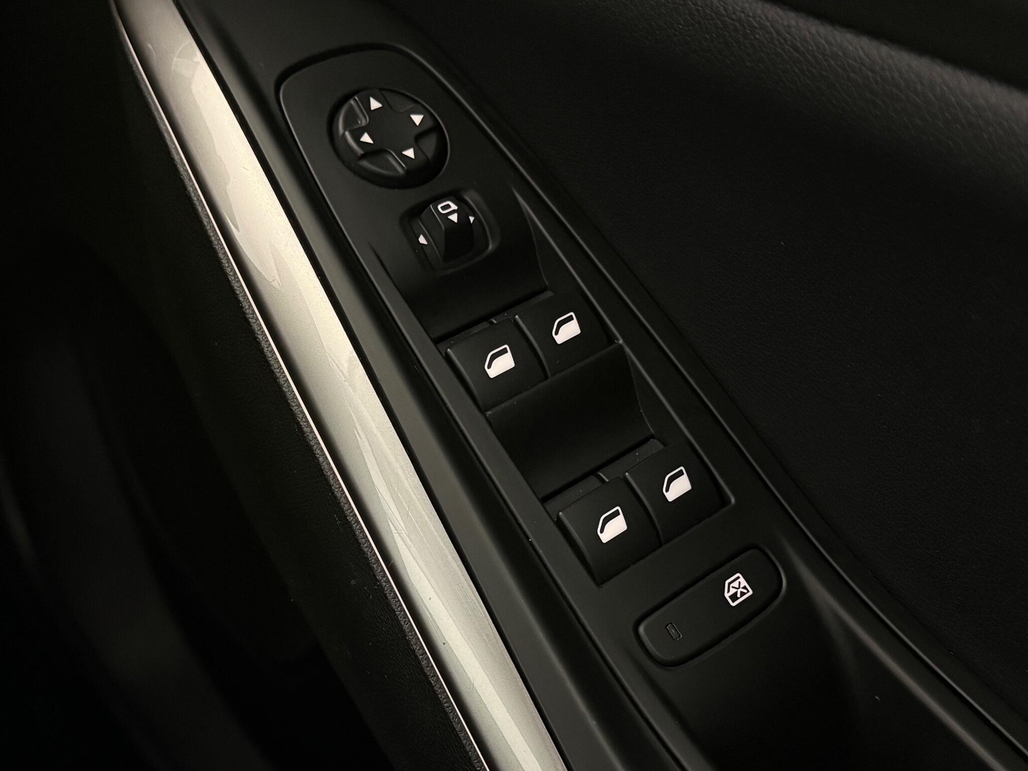 Vauxhall Grandland view 22