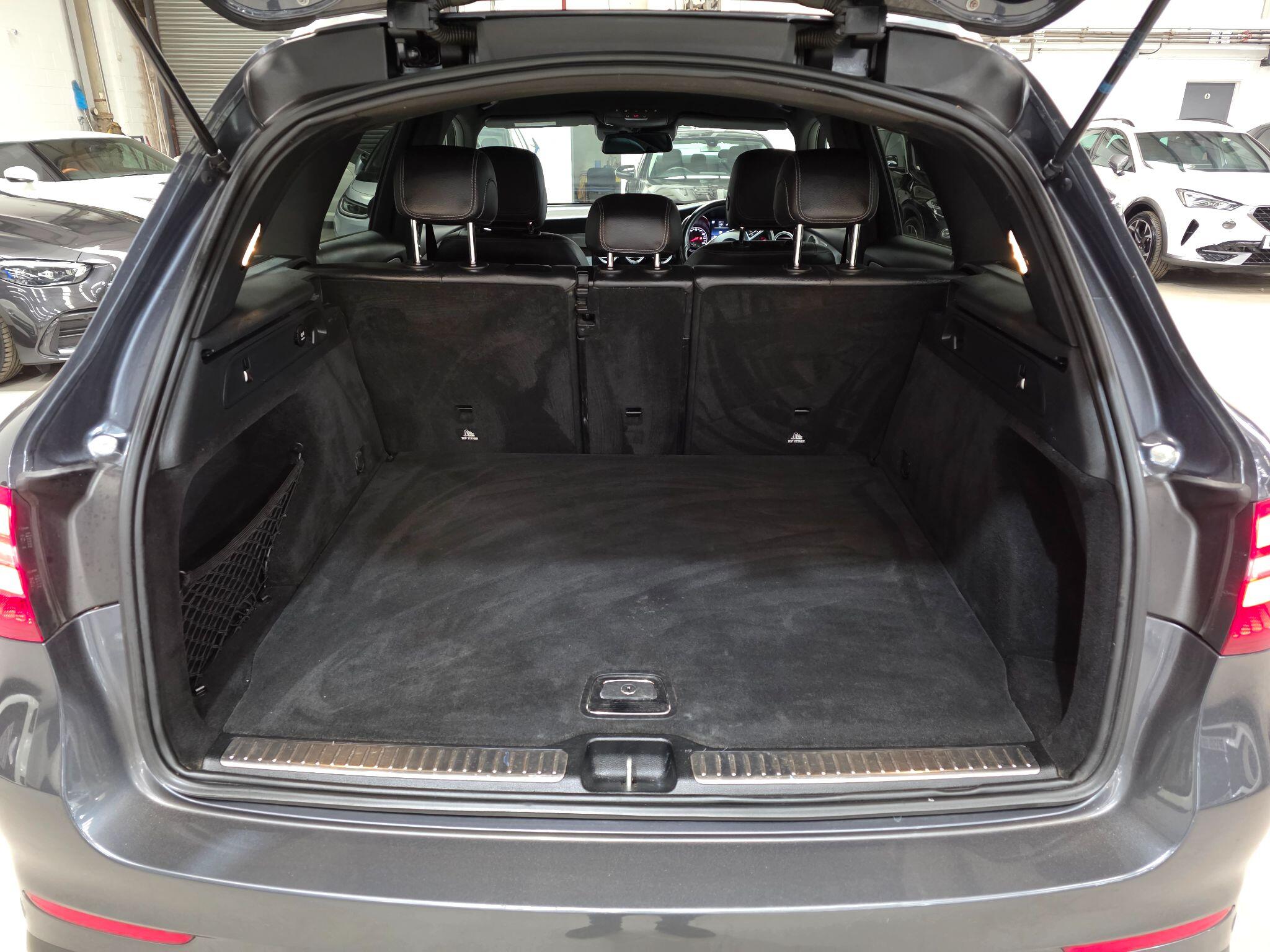Mercedes-Benz GLC view 31