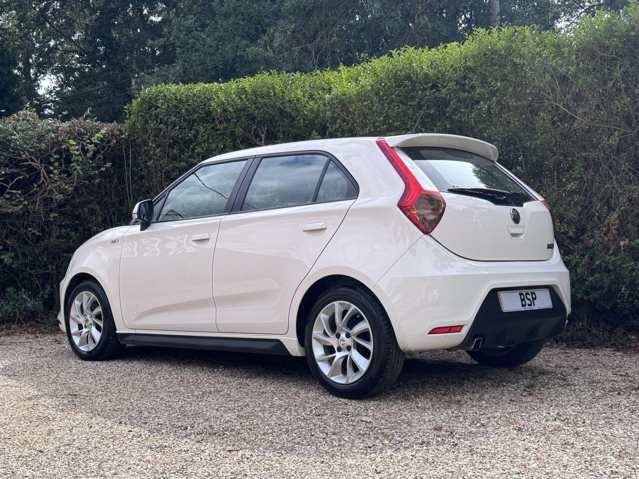 MG MG3 view 5